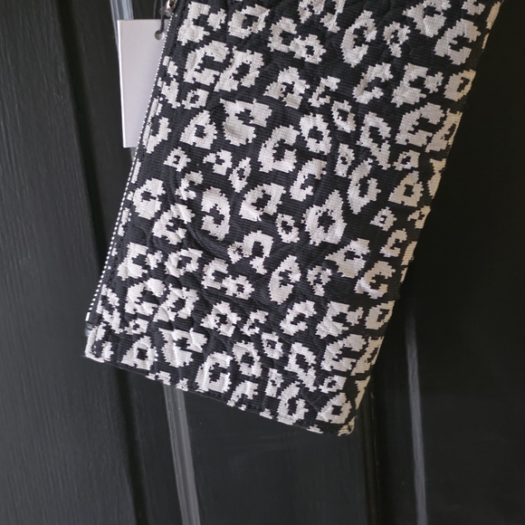 Brahmin Adia Wristlet Featured In Charcoal Luxe Leisure - NWT - Picture 8 of 14